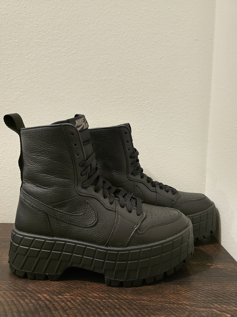 Nike Air Jordan 1 Brooklyn High Platform Boots Black Leather Women’s Size 8